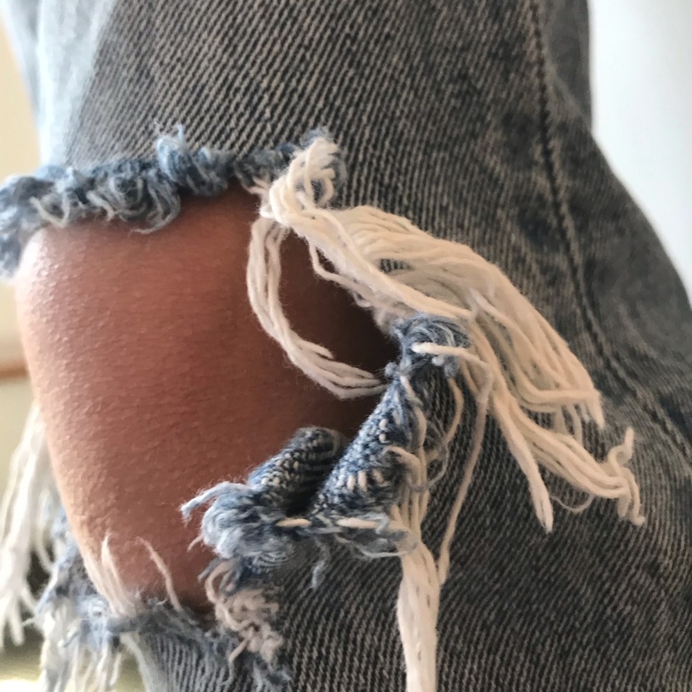 💖GAP RIPPED MOM JEANS💖 - Picture 4 of 7